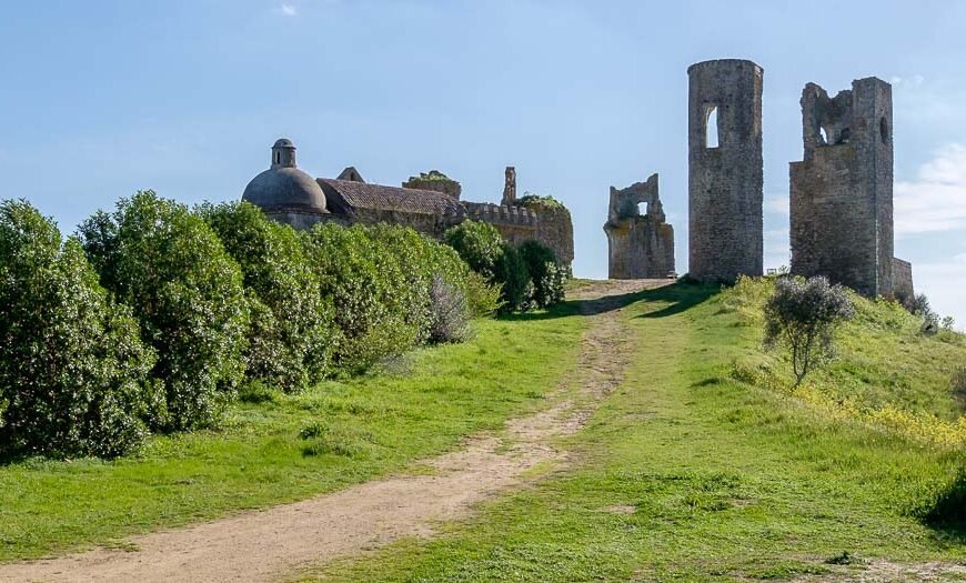 Exploring Montemor-o-Novo: Unveiling the Riches of Évora's Charming Village