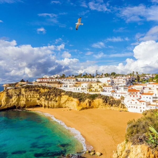 Exploring Portimão: A Vibrant Destination for Beaches, Shopping, and Investment Opportunities