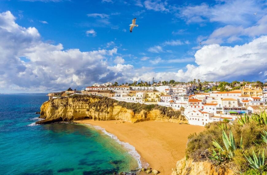Exploring Portimão: A Vibrant Destination for Beaches, Shopping, and Investment Opportunities